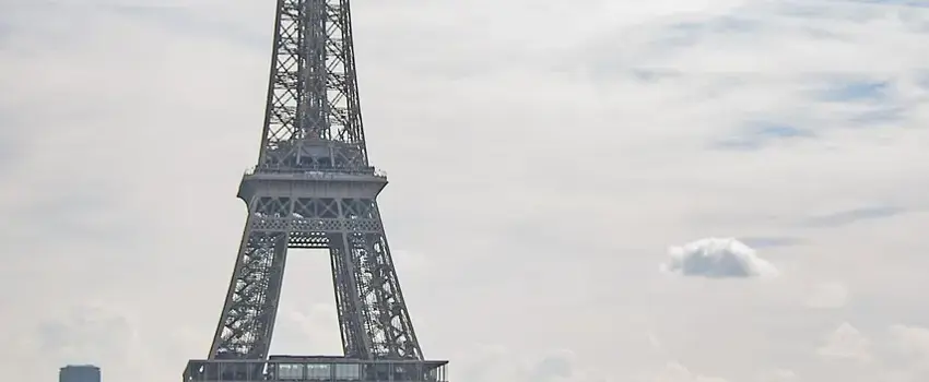 Coach Tour Inclusions & Hidden Costs: What You Need to Know
